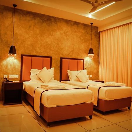 Hotel New York Square كوتايم المظهر الخارجي الصورة