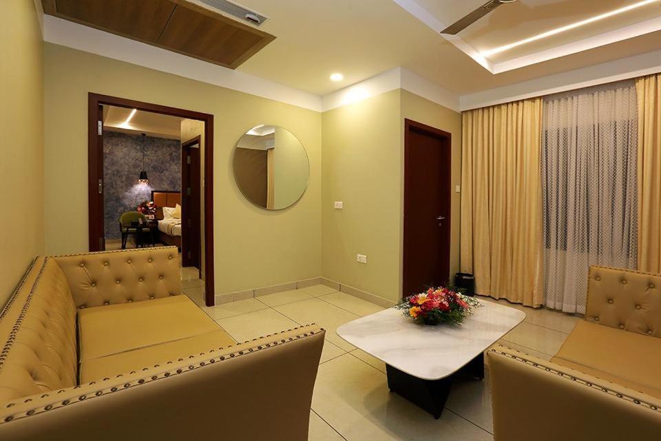 Hotel New York Square كوتايم المظهر الخارجي الصورة