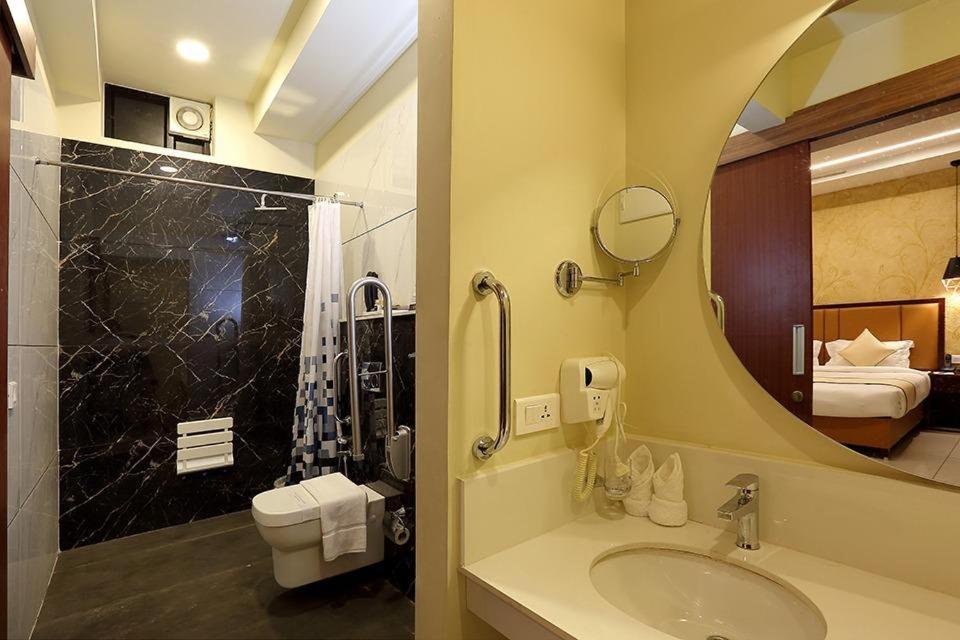 Hotel New York Square كوتايم المظهر الخارجي الصورة
