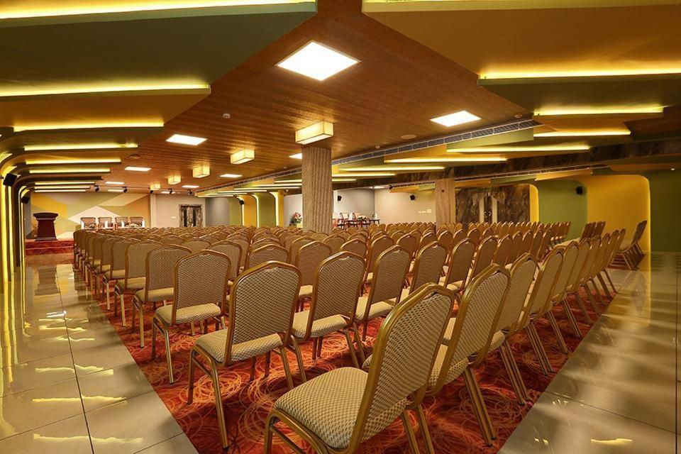 Hotel New York Square كوتايم المظهر الخارجي الصورة