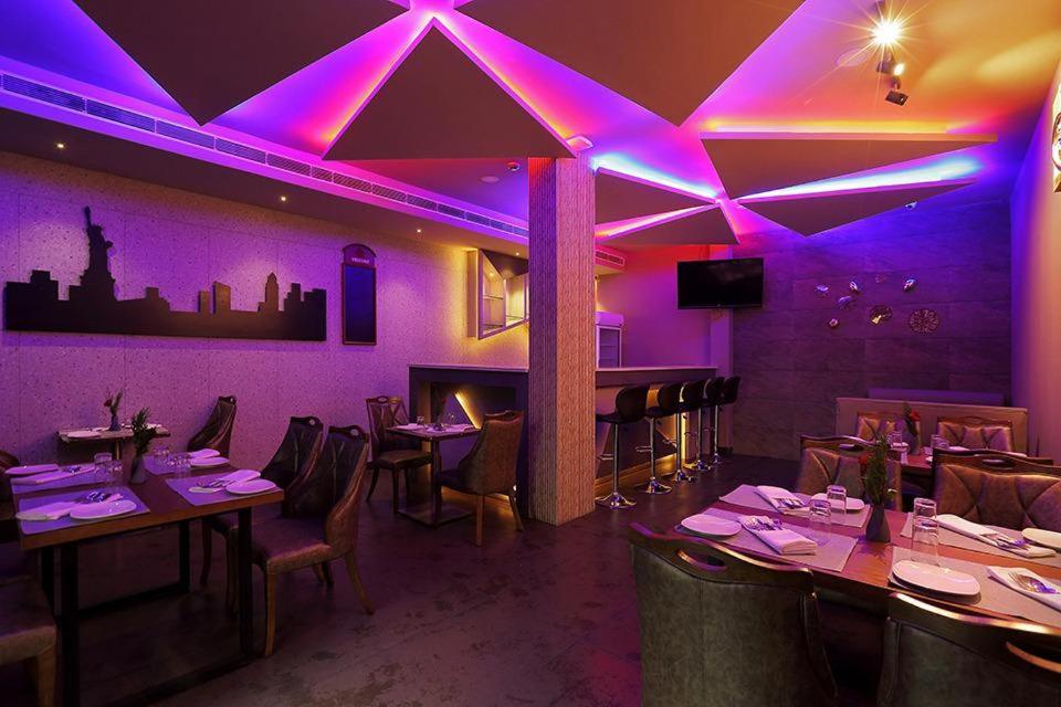 Hotel New York Square كوتايم المظهر الخارجي الصورة