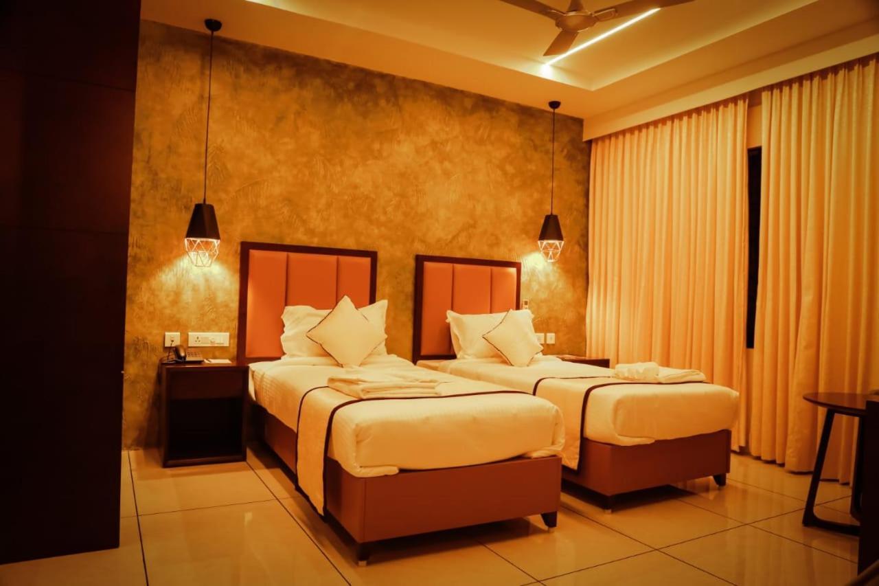 Hotel New York Square كوتايم المظهر الخارجي الصورة