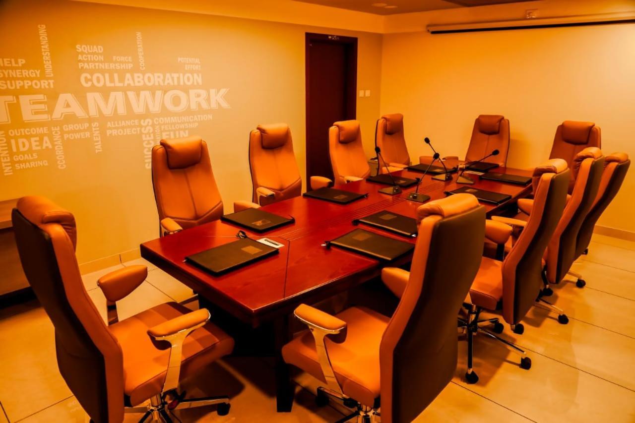 Hotel New York Square كوتايم المظهر الخارجي الصورة