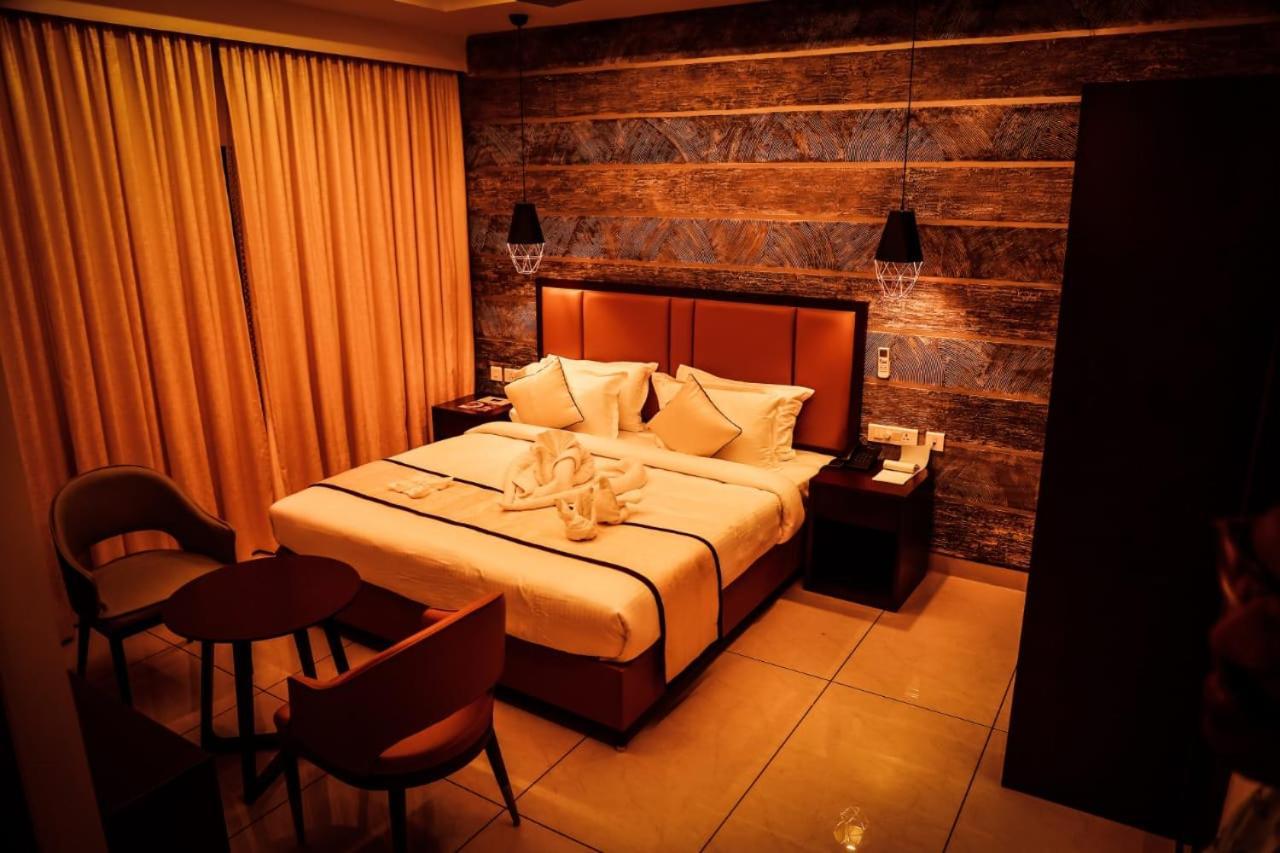 Hotel New York Square كوتايم المظهر الخارجي الصورة